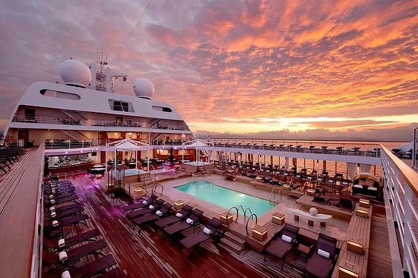 Luxury cruise wedding